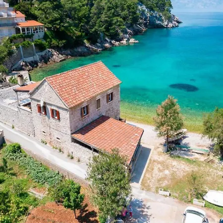 Vela Stiniva Zastrazisce