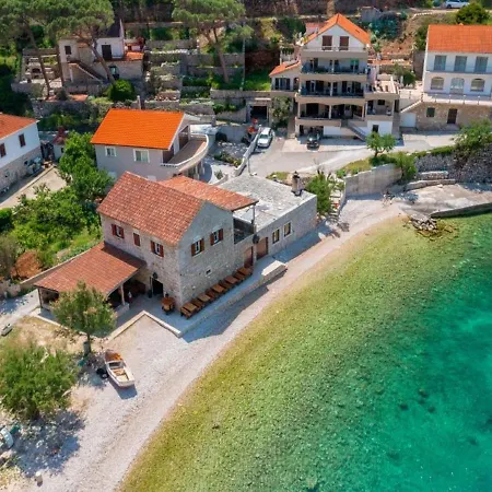 Vela Stiniva Apartment *