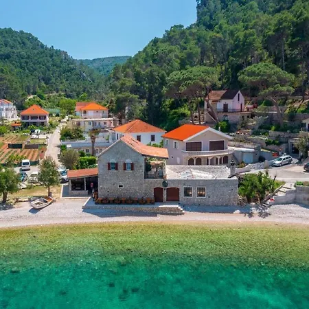 Vela Stiniva * Zastražišće