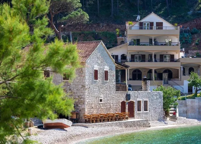 Apartment Vela Stiniva